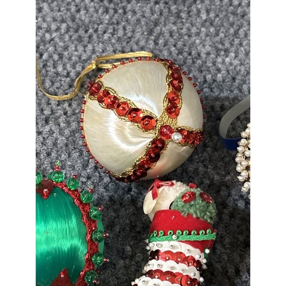 VINTAGE Christmas Ornaments Push Pin Beaded Satin Sequin Lot Of 5 #11 - Picture 4 of 9